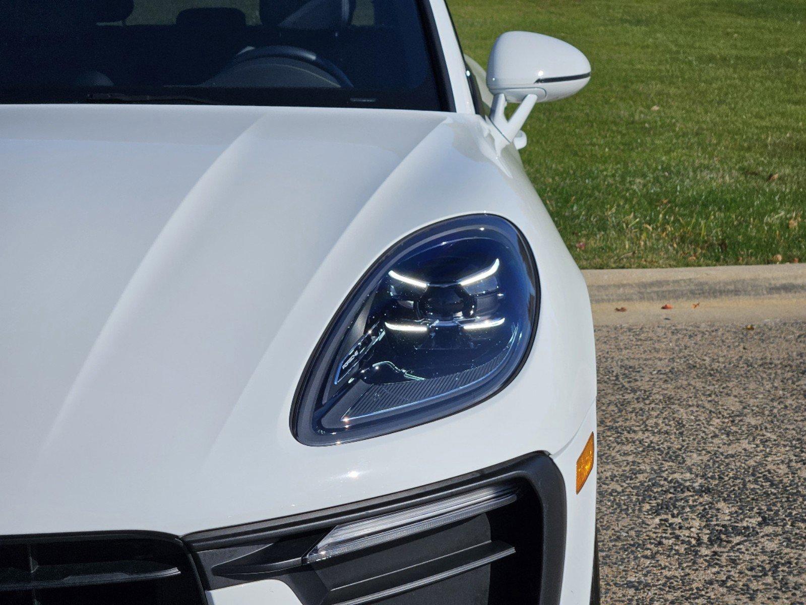 2023 Porsche Macan Vehicle Photo in FORT WORTH, TX 76132