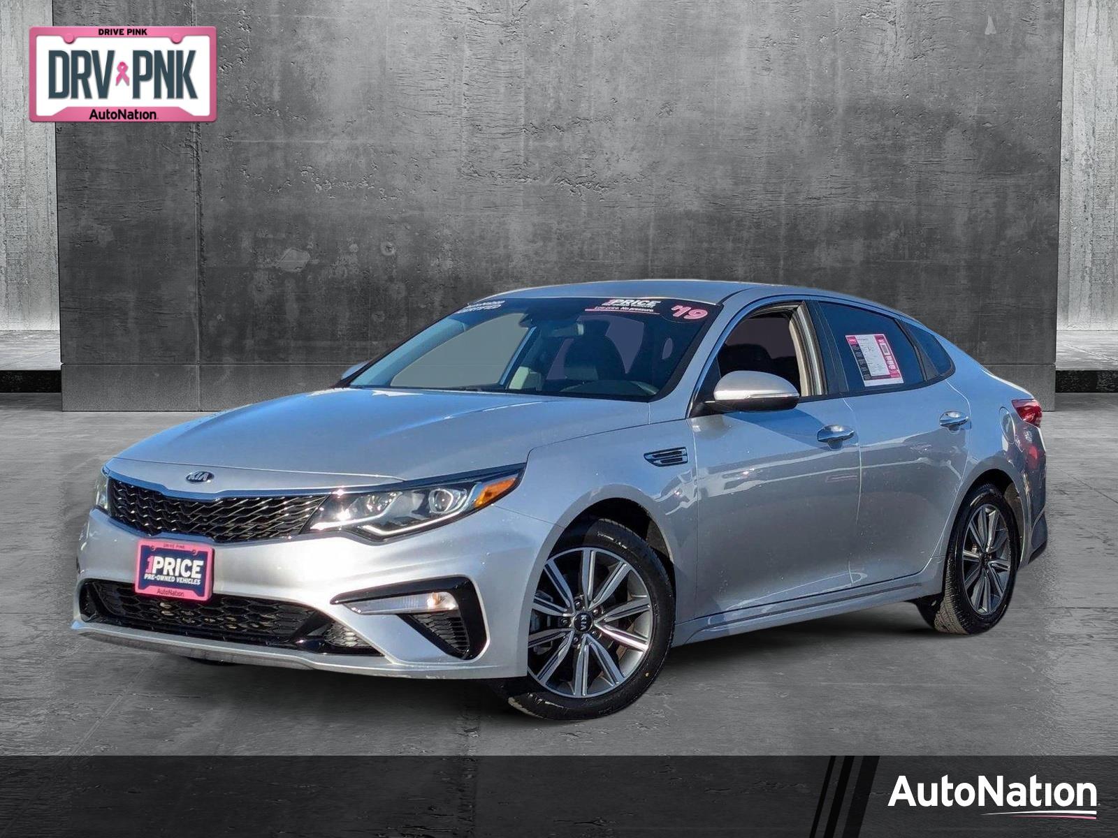 2019 Kia Optima Vehicle Photo in VALENCIA, CA 91355-1705