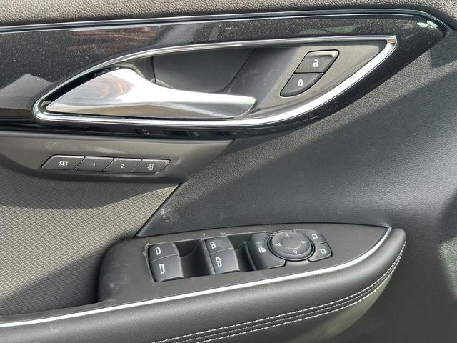 2025 Buick Envision Vehicle Photo in COLUMBIA, MO 65203-3903