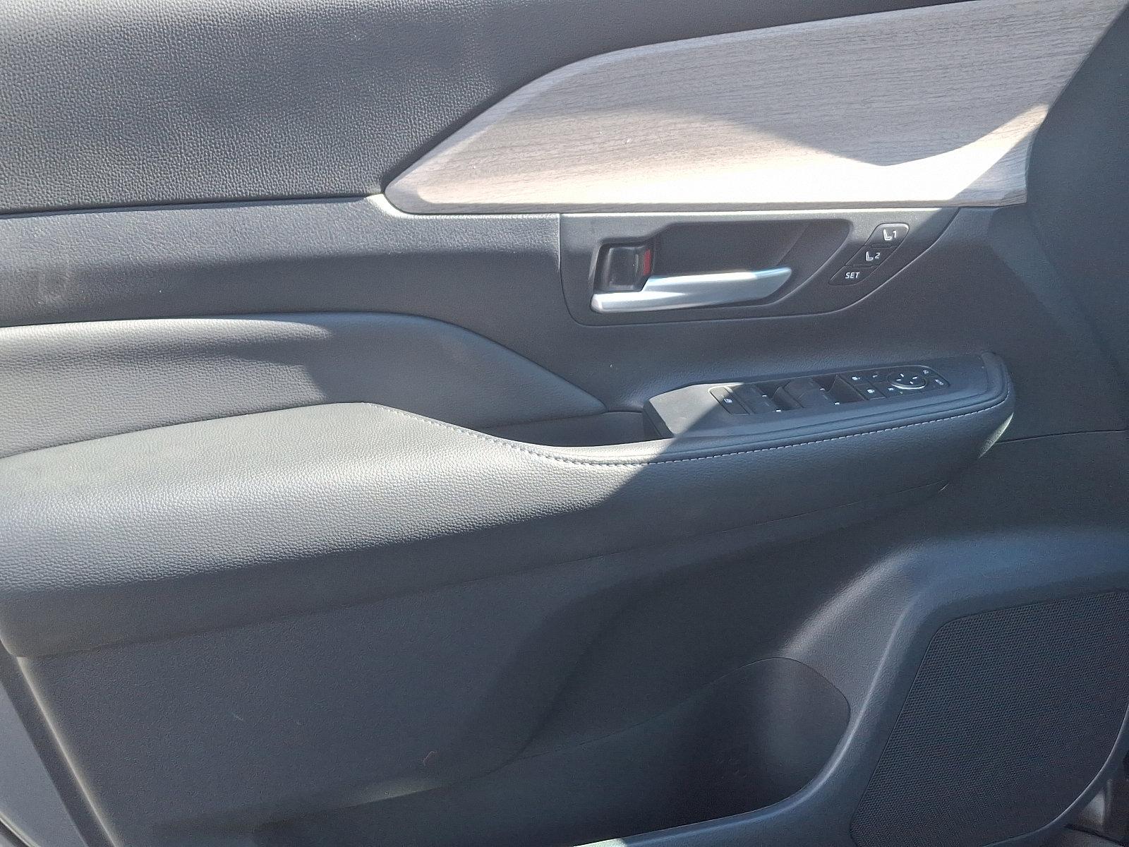 2025 Toyota Grand Highlander Vehicle Photo in Trevose, PA 19053