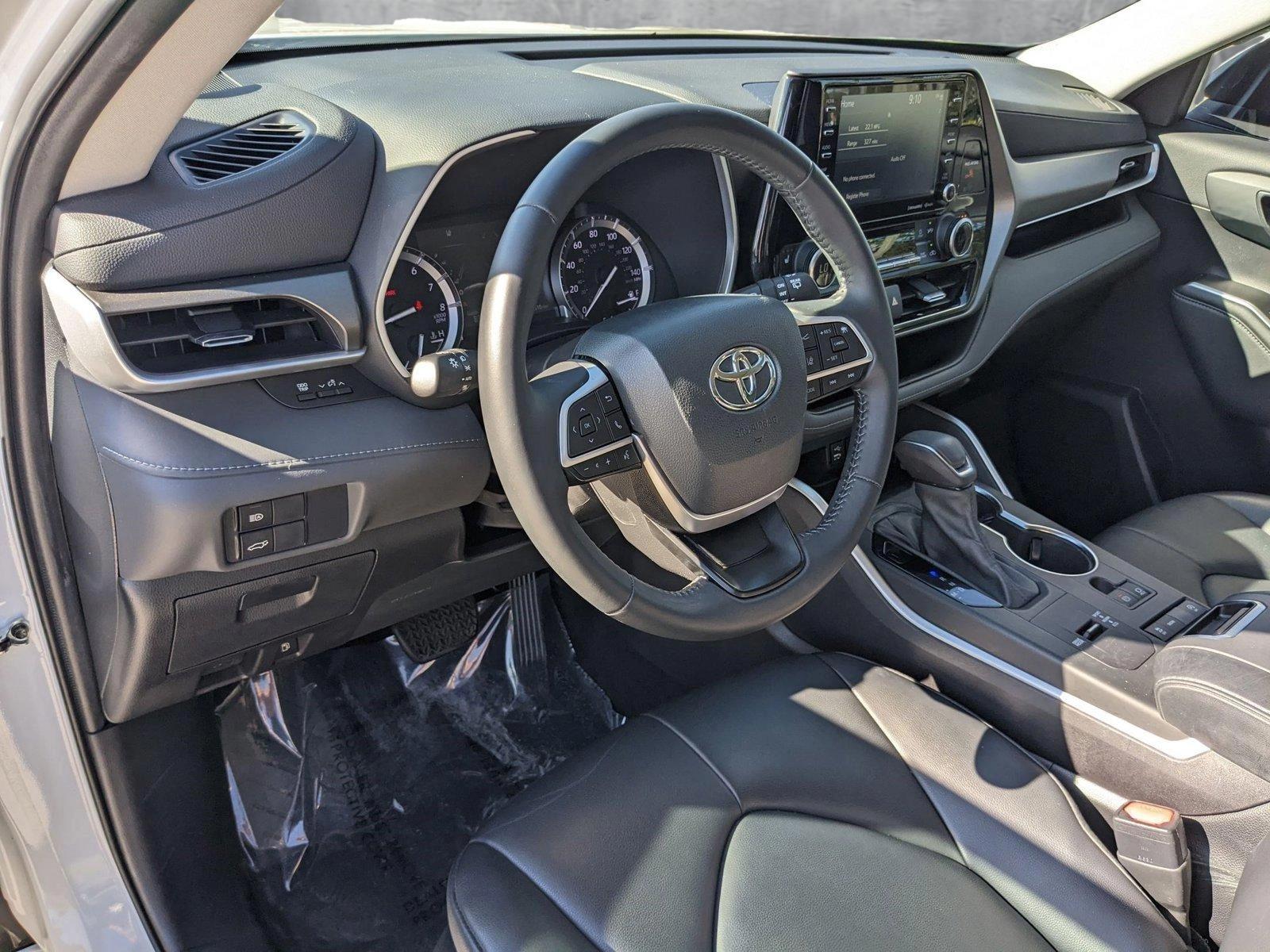 2022 Toyota Highlander Vehicle Photo in Davie, FL 33331