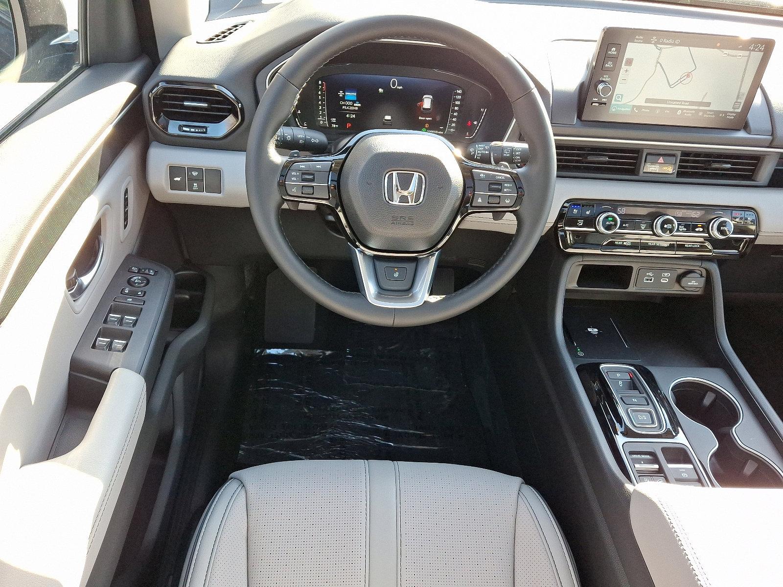 2025 Honda Pilot Vehicle Photo in Harrisburg, PA 17111