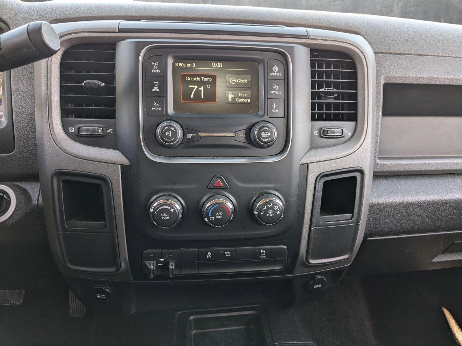 2018 Ram 2500 Vehicle Photo in VALENCIA, CA 91355-1705