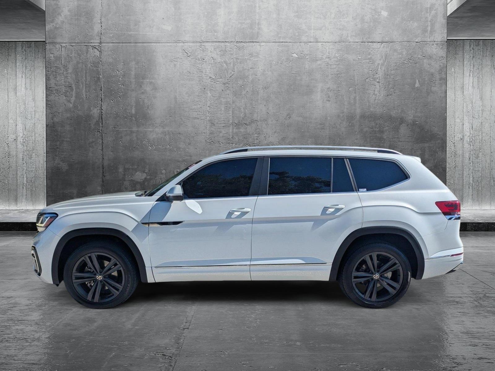 2022 Volkswagen Atlas Vehicle Photo in Sarasota, FL 34231