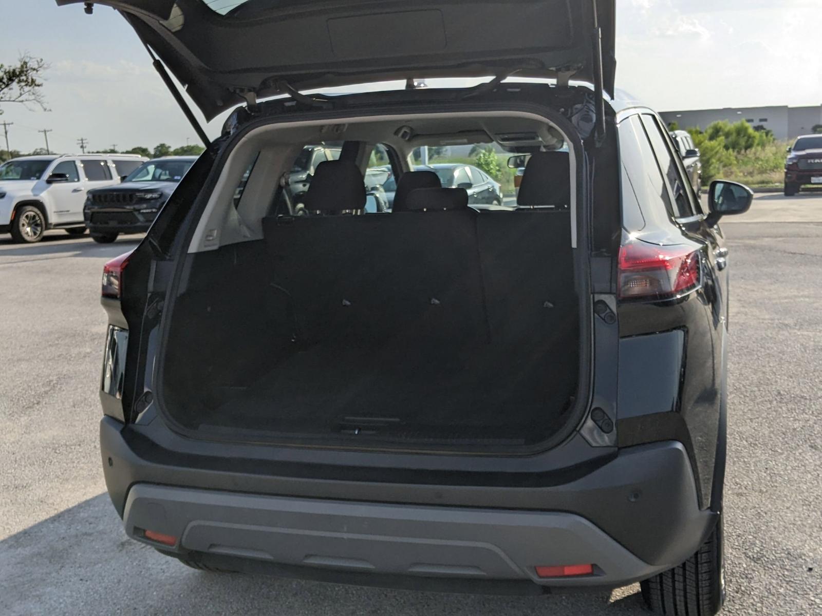 2023 Nissan Rogue Vehicle Photo in Seguin, TX 78155