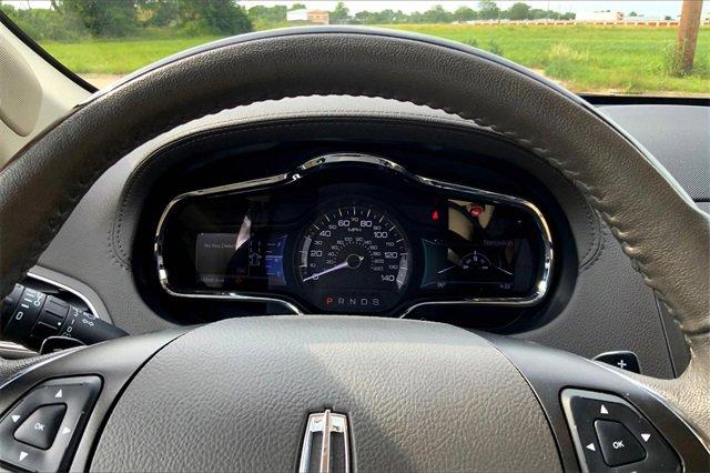 2019 Lincoln MKT Vehicle Photo in TOPEKA, KS 66609-0000
