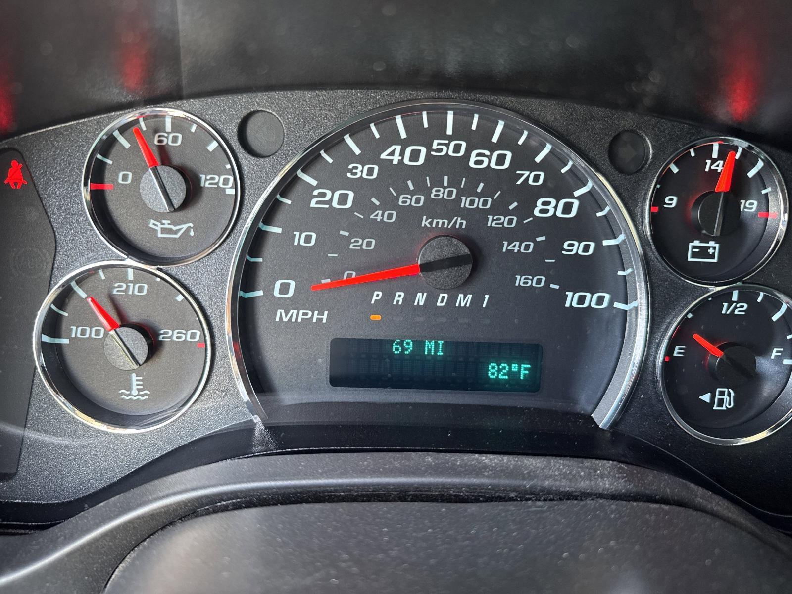 2025 Chevrolet Express Cutaway 3500 Vehicle Photo in GEORGETOWN, TX 78626-7508