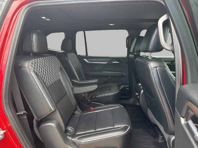 2024 GMC Acadia Vehicle Photo in MANITOWOC, WI 54220-5838