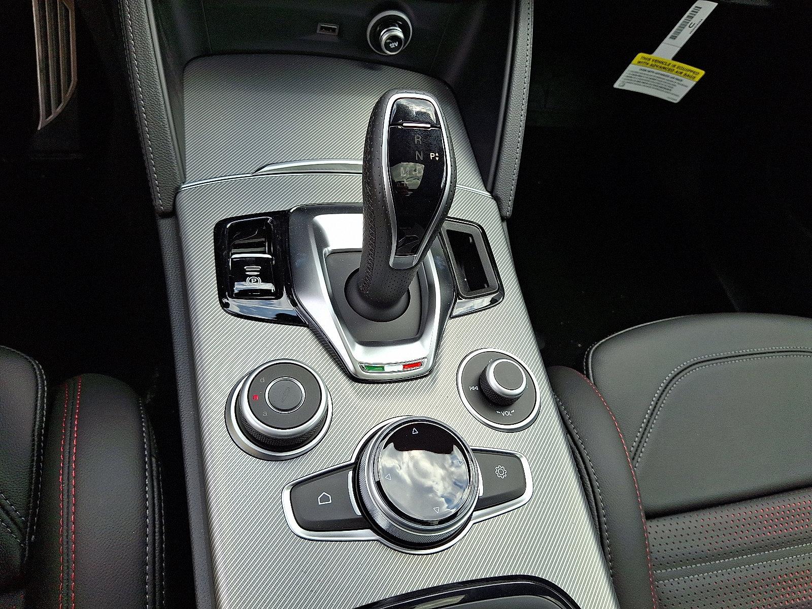 2025 Alfa Romeo Stelvio Vehicle Photo in Willow Grove, PA 19090