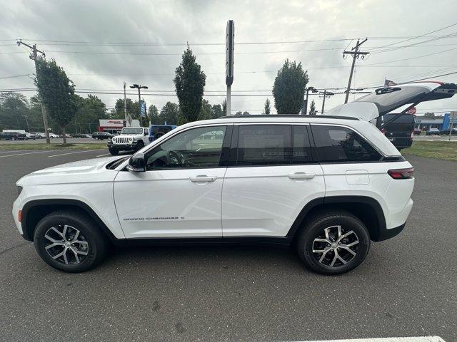 2025 Jeep Grand Cherokee Vehicle Photo in Doylsetown, PA 18901