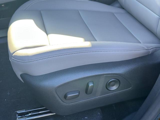 2026 GMC Acadia Vehicle Photo in COLUMBIA, MO 65203-3903