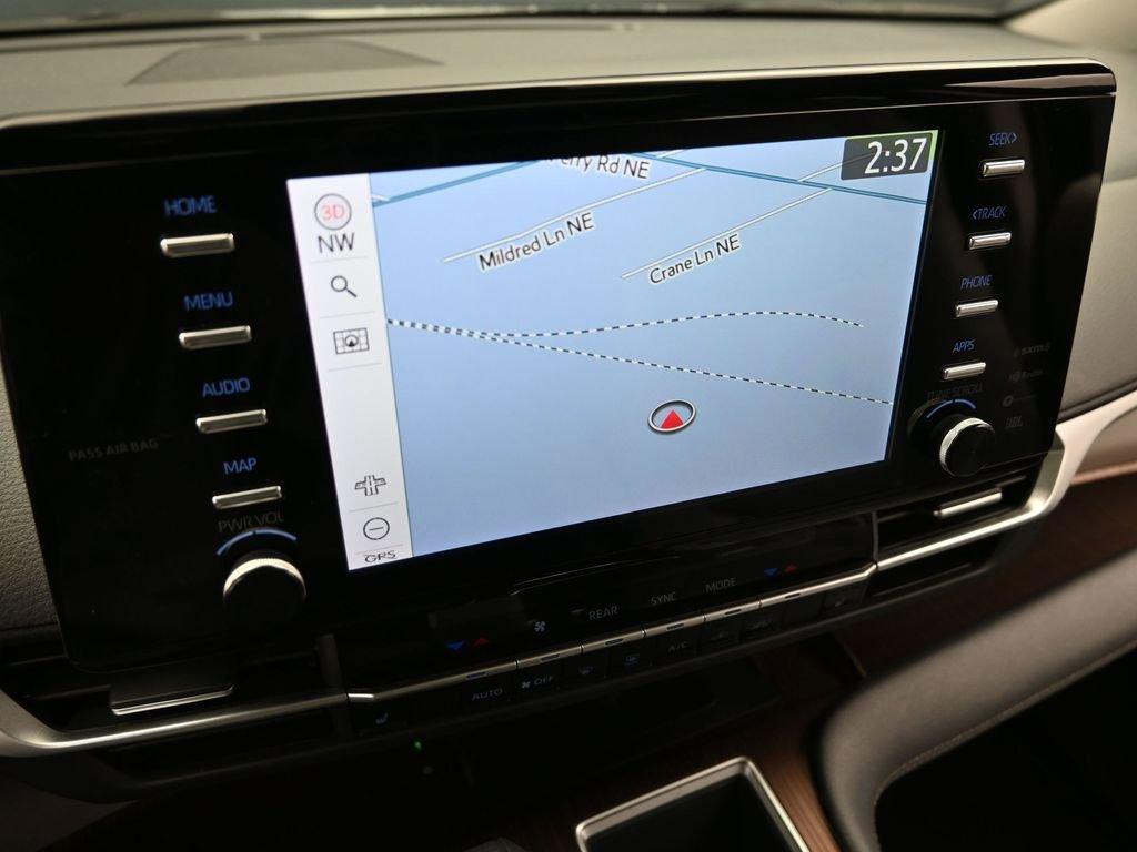 2022 Toyota Sienna Vehicle Photo in Cedar Rapids, IA 52402