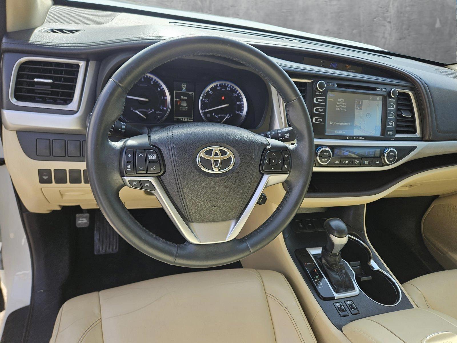 2016 Toyota Highlander Vehicle Photo in NORTH RICHLAND HILLS, TX 76180-7199