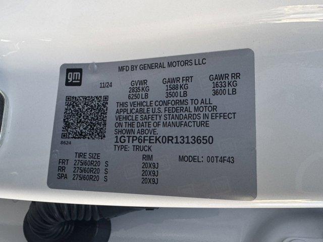 2024 GMC Canyon Vehicle Photo in LEOMINSTER, MA 01453-2952