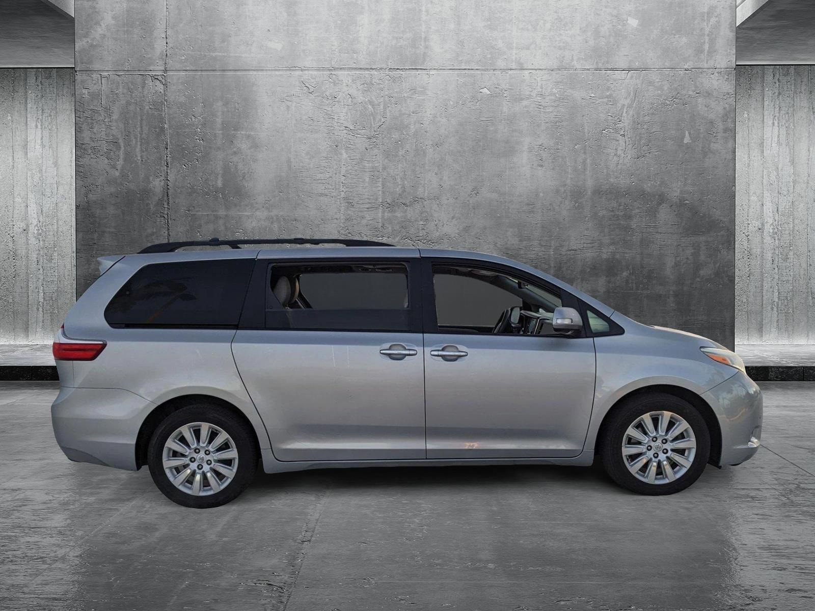 2015 Toyota Sienna Vehicle Photo in Davie, FL 33331