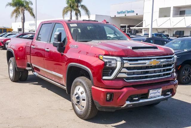 2025 Chevrolet Silverado 3500 HD Vehicle Photo in VENTURA, CA 93003-8585