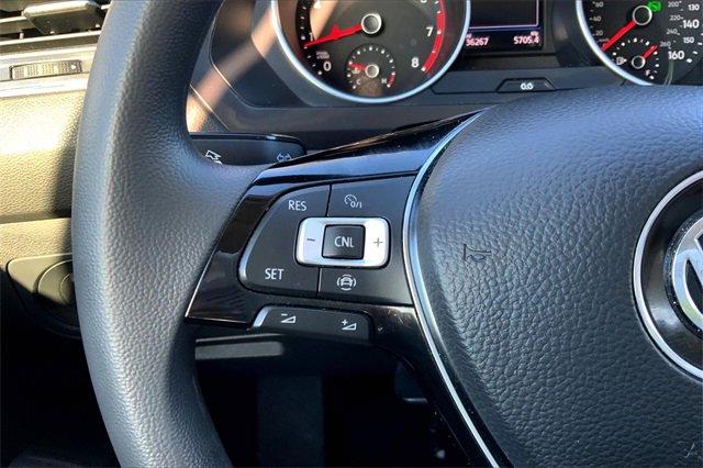 2020 Volkswagen Tiguan Vehicle Photo in KANSAS CITY, MO 64114-4545