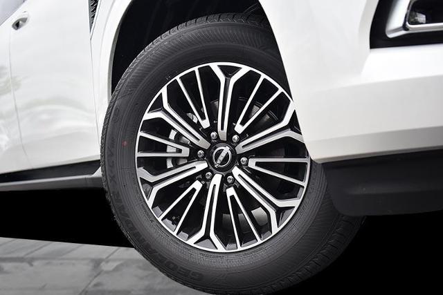 2025 Nissan Armada Vehicle Photo in Ballwin, MO 63011