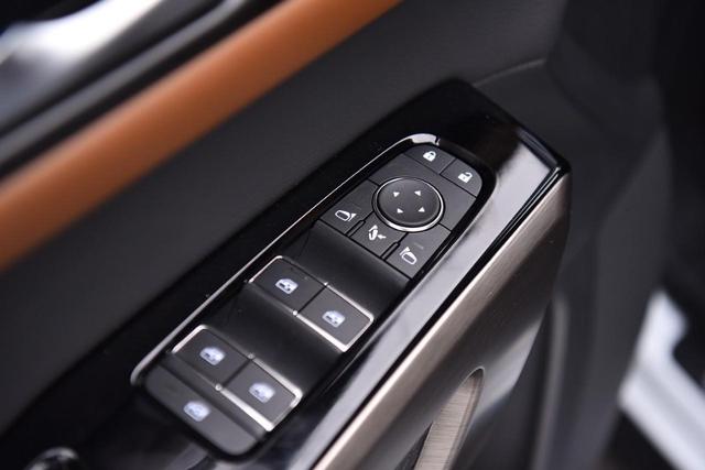 2025 Nissan Pathfinder Vehicle Photo in Ballwin, MO 63011