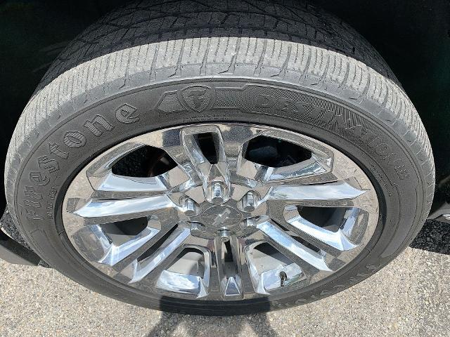 2018 Chevrolet Tahoe Vehicle Photo in MOON TOWNSHIP, PA 15108-2571