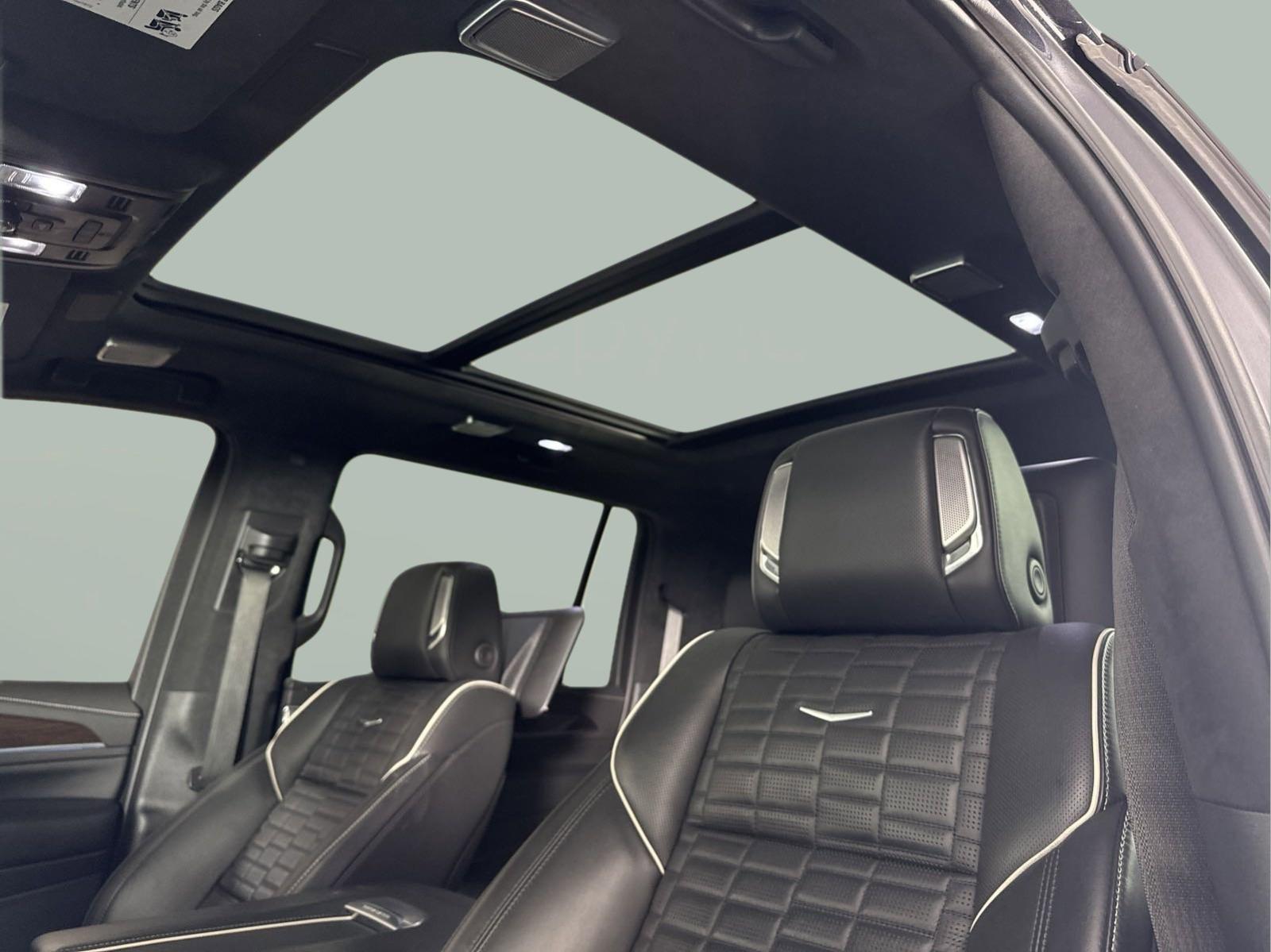 2022 Cadillac Escalade ESV Vehicle Photo in GEORGETOWN, TX 78626-7508
