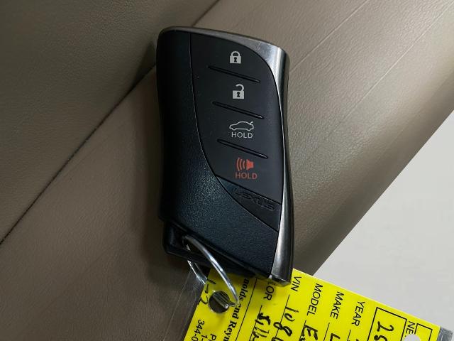 2019 Lexus ES 350 Vehicle Photo in Appleton, WI 54913