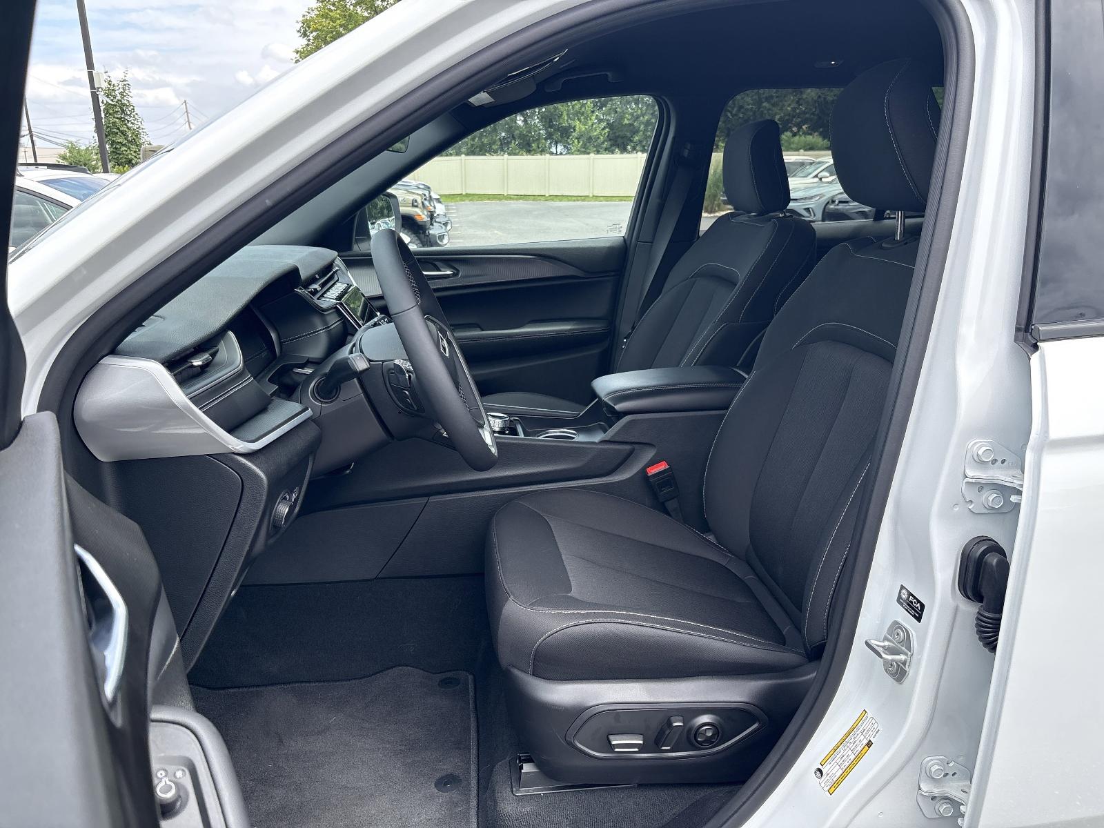 2025 Jeep Grand Cherokee Vehicle Photo in Mechanicsburg, PA 17050-1707