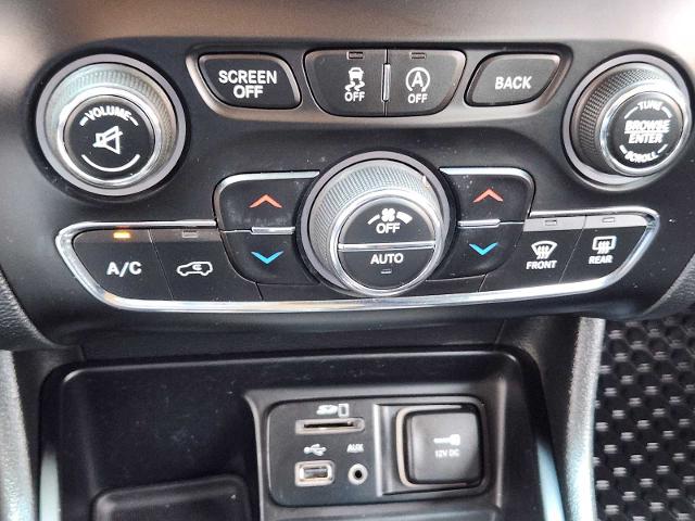 2015 Jeep Cherokee Vehicle Photo in DENTON, TX 76210-9321