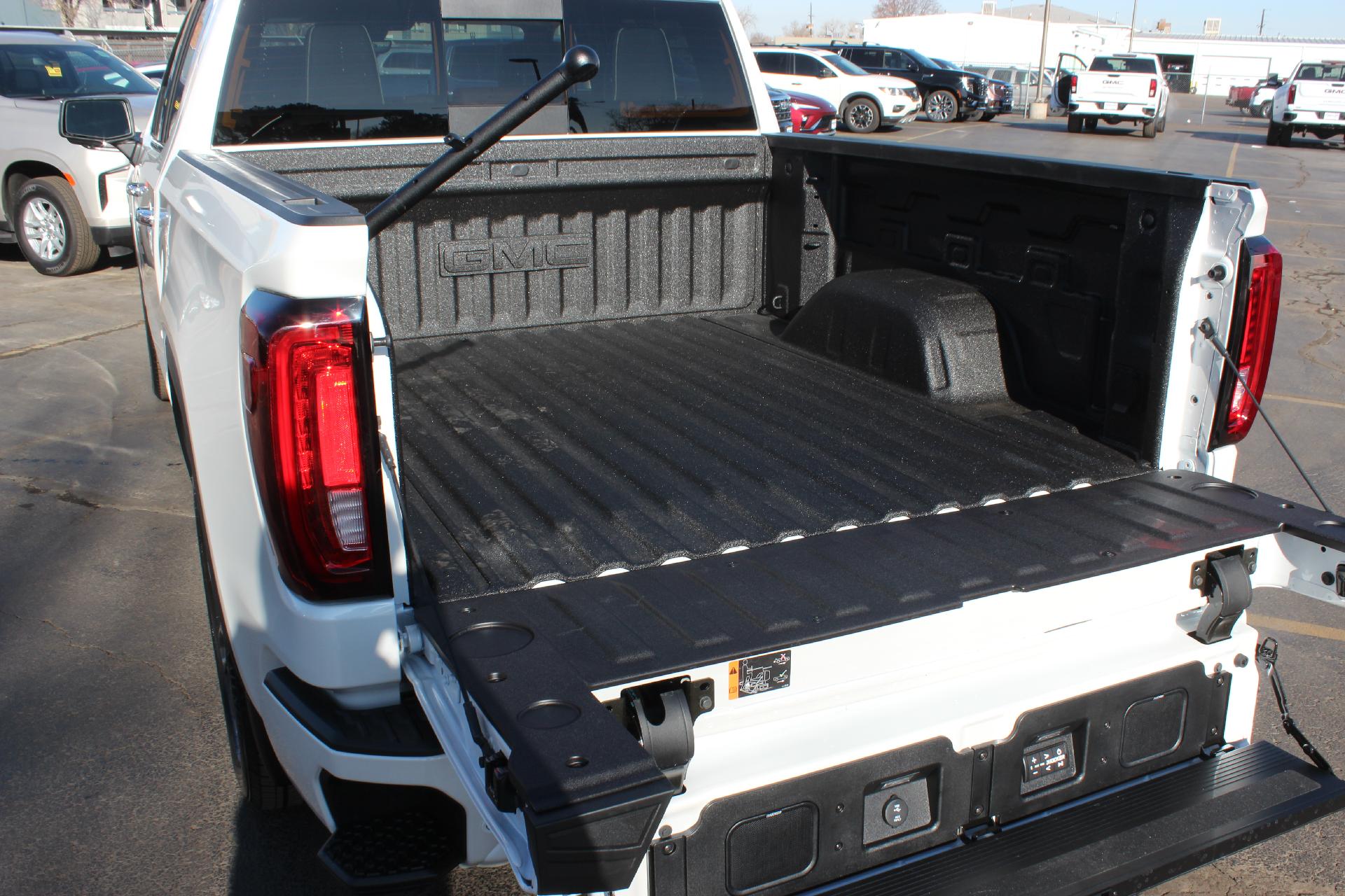 2025 GMC Sierra 1500 Vehicle Photo in AURORA, CO 80012-4011