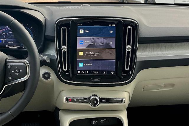 2025 Volvo XC40 Vehicle Photo in Houston, TX 77007