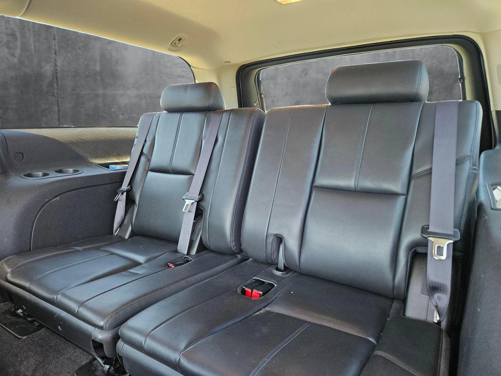 2014 Chevrolet Suburban Vehicle Photo in NORTH RICHLAND HILLS, TX 76180-7199
