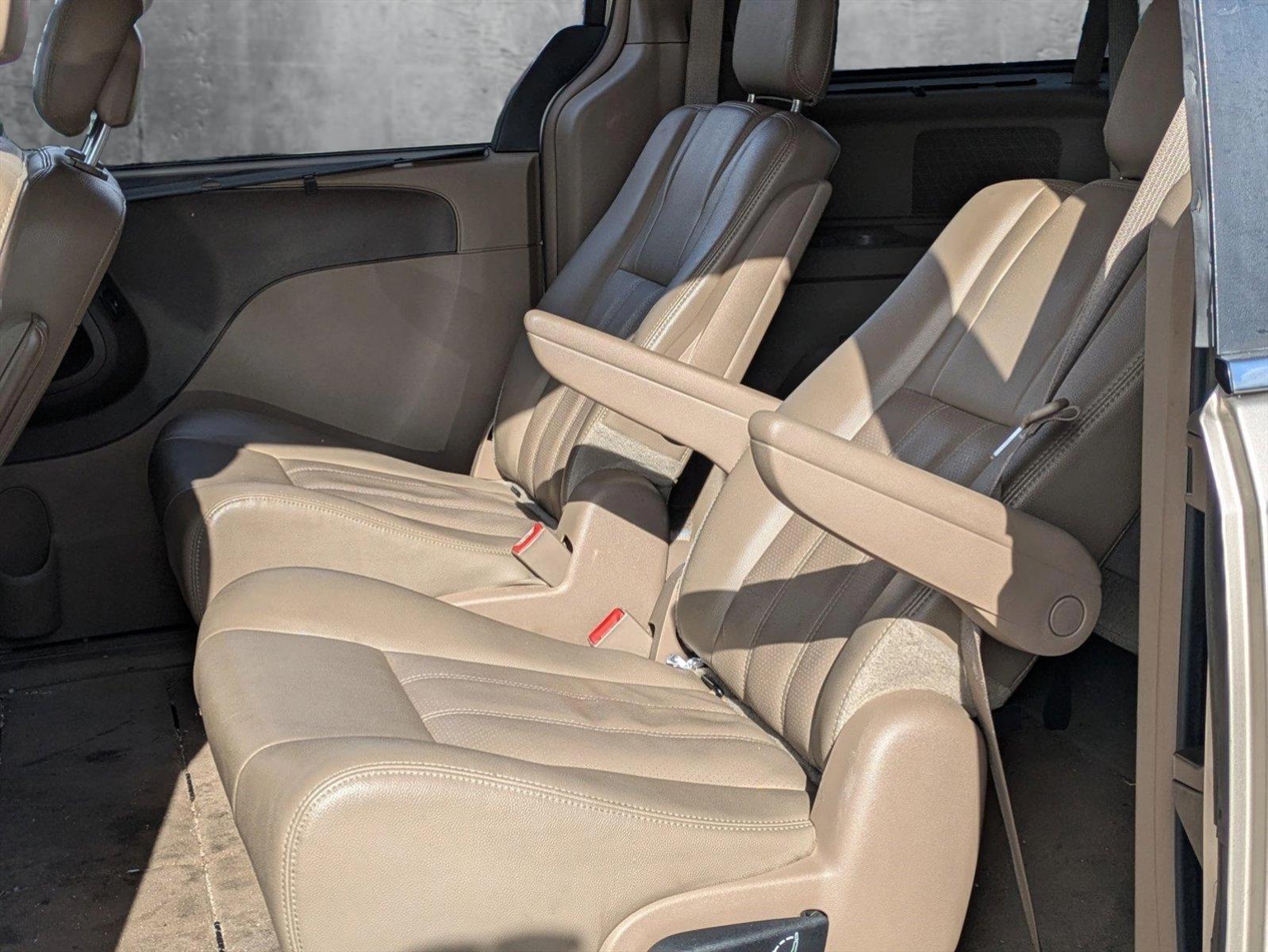 2016 Chrysler Town & Country Vehicle Photo in Corpus Christi, TX 78415