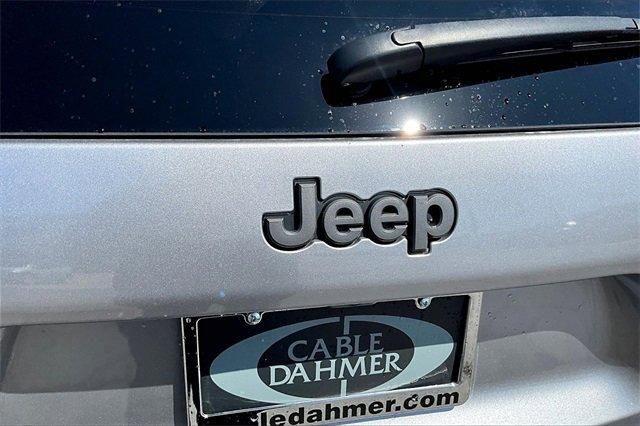 2021 Jeep Cherokee Vehicle Photo in TOPEKA, KS 66609-0000