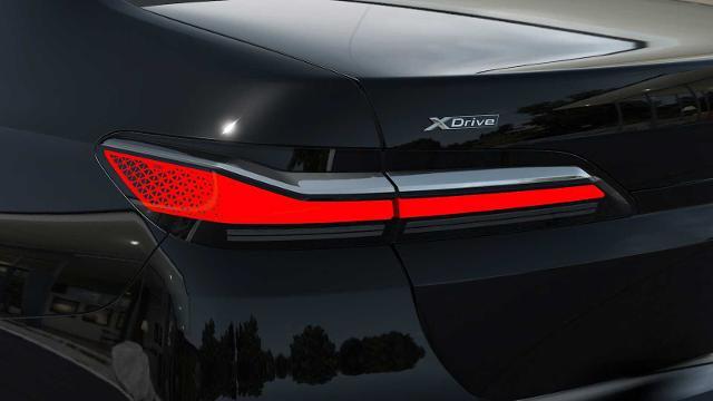 2025 BMW 740i xDrive Vehicle Photo in GRAPEVINE, TX 76051