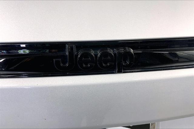 2024 Jeep Grand Cherokee Vehicle Photo in Kansas City, MO 64114