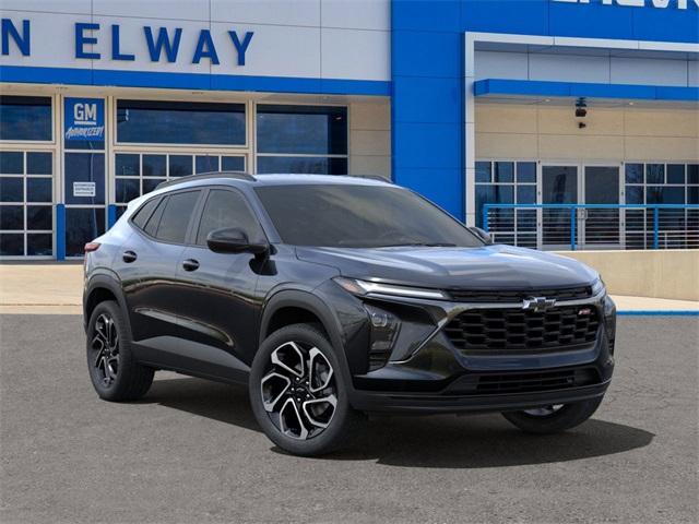 2025 Chevrolet Trax Vehicle Photo in ENGLEWOOD, CO 80113-6708