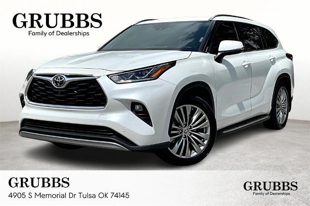 2022 Toyota Highlander Vehicle Photo in Tulsa, OK 74145