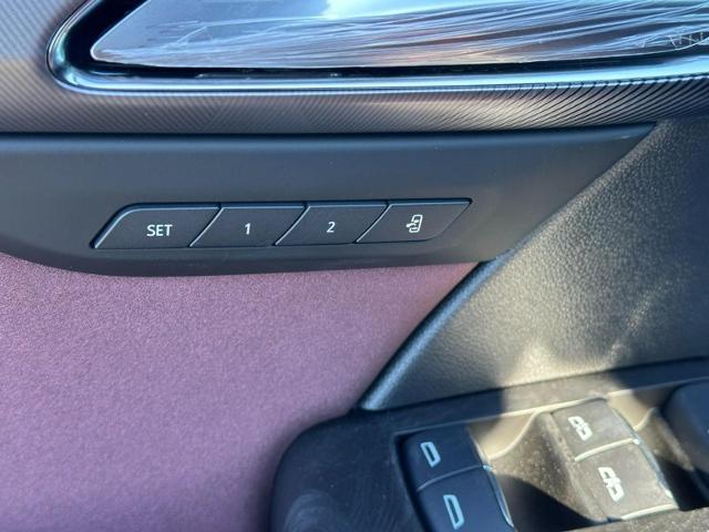 2025 Buick Envision Vehicle Photo in COLUMBIA, MO 65203-3903