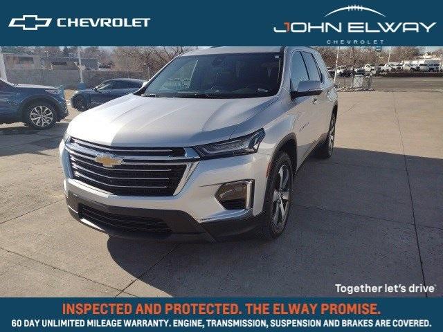 2022 Chevrolet Traverse Vehicle Photo in ENGLEWOOD, CO 80113-6708