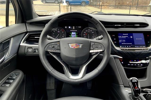 2024 Cadillac XT6 Vehicle Photo in KANSAS CITY, MO 64114-4545