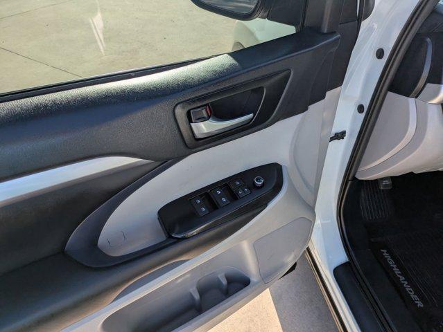 2019 Toyota Highlander Vehicle Photo in SELMA, TX 78154-1459