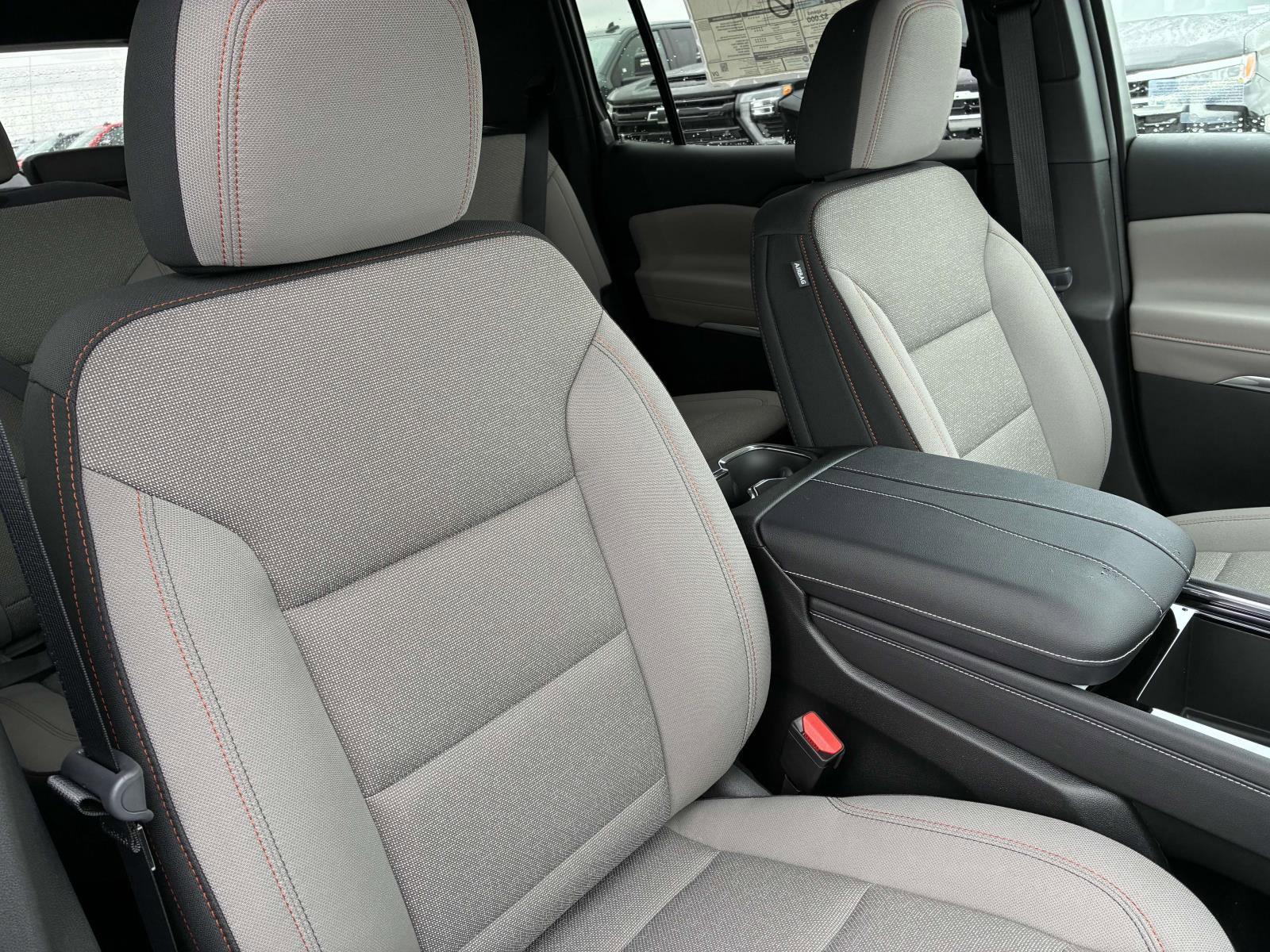 2025 Chevrolet Traverse Vehicle Photo in LOS ANGELES, CA 90007-3794