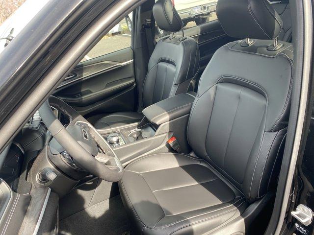 2025 Jeep Grand Cherokee L Vehicle Photo in Doylsetown, PA 18901