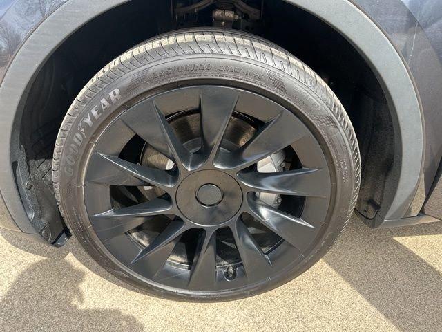 2024 Tesla Model Y Vehicle Photo in MEDINA, OH 44256-9631