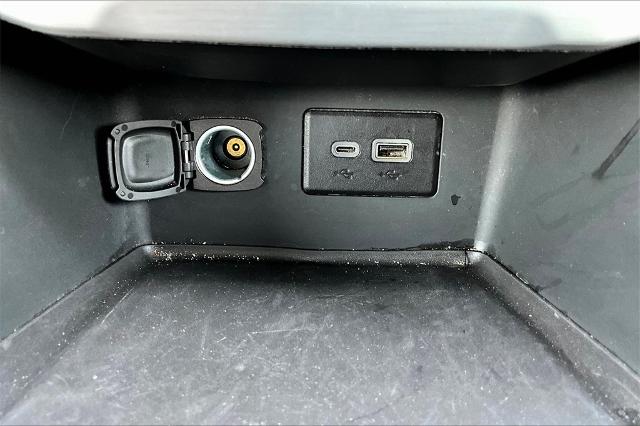2023 GMC Acadia Vehicle Photo in Tulsa, OK 74145