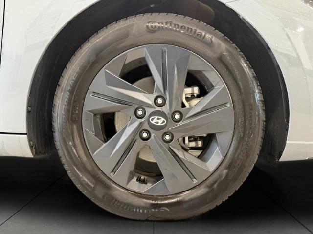 2022 Hyundai ELANTRA Vehicle Photo in Green Bay, WI 54304