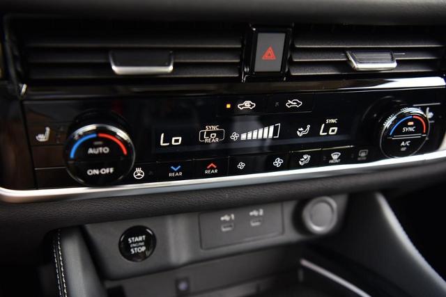 2025 Nissan Rogue Vehicle Photo in Ballwin, MO 63011