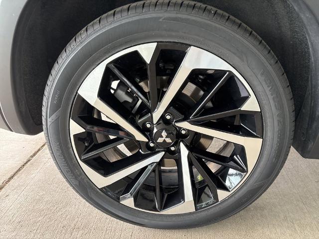 2023 Mitsubishi Outlander Vehicle Photo in MANHATTAN, KS 66502-5036