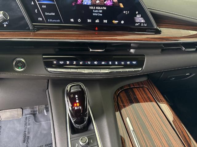 2022 Cadillac Escalade Vehicle Photo in MANHATTAN, KS 66502-5036