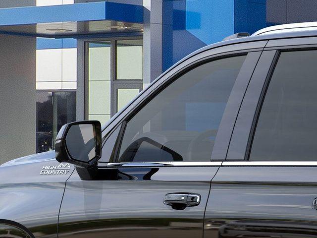 2025 Chevrolet Suburban Vehicle Photo in DANBURY, CT 06810-5034